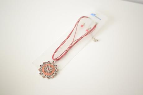 Ružový náhrdelník s náušnicami, 