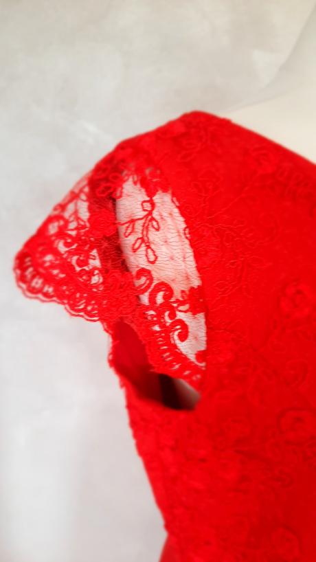 11.červené šaty 44, 44