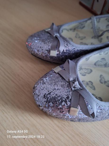 Krasne trblietave balerinky, f&f,34