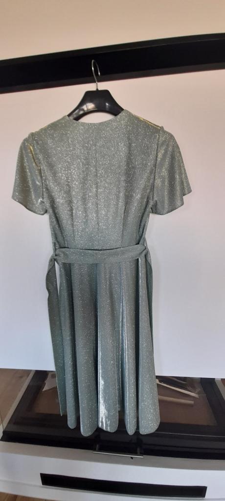 Koktejlové šaty zelené trblietavé, 38