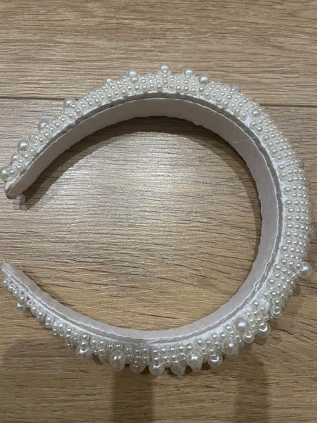 Čelenka na svadbu, reserved