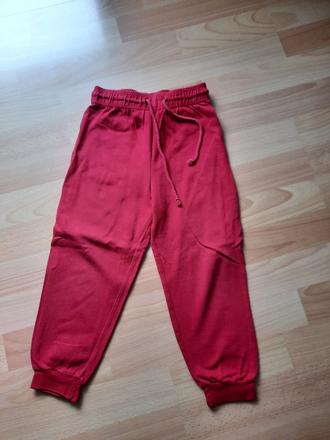 Dievčenské tepláky, 104