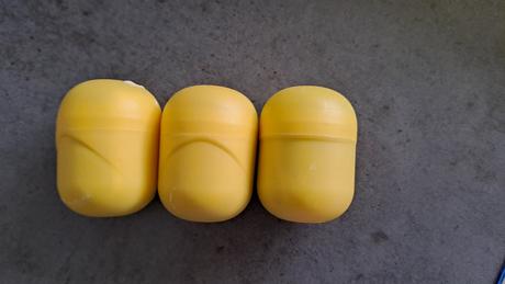 3 ks nerozbalenych kinder vajíčok,