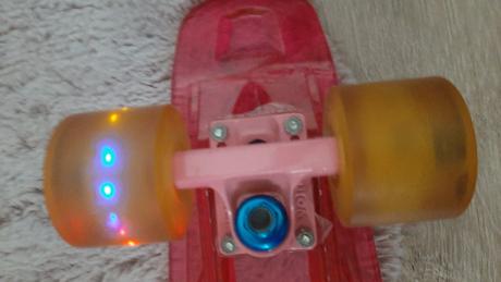 Pennyboard worker, worker