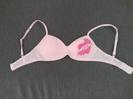 Podprsenka s kamienkami, 140