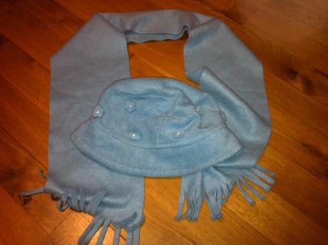 Flisovy klobucik so šálom , 92