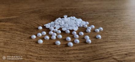 Ozdobné kamienky poloperličky 6-10 mm, 