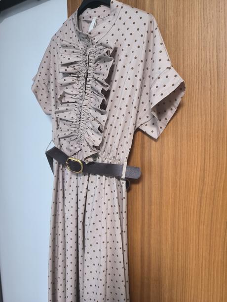 Košelove šaty s opaskom, 