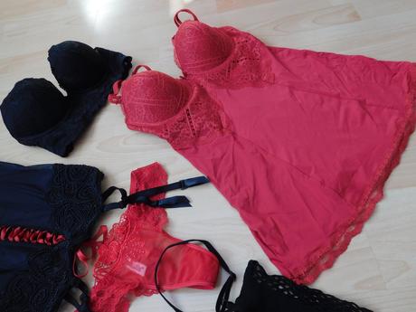 Čipkované spodné prádlo, s