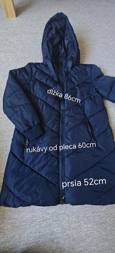 Dámska prešívaná vetrovka s kapucňou, s