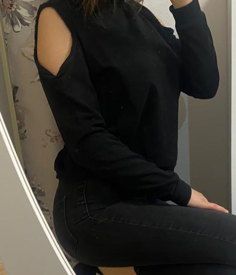 Svetrík s odhalenými ramenami, reserved,s