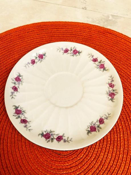 Sada starožitných tanierikov 4 ks, 