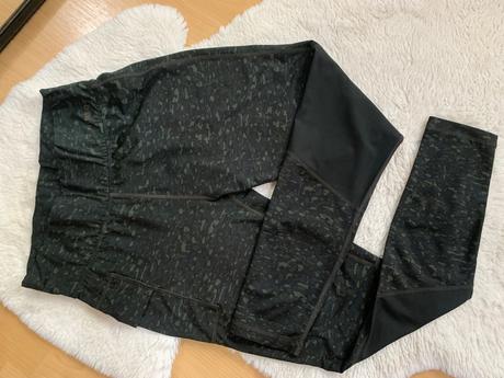 Maskáčové legíny, s