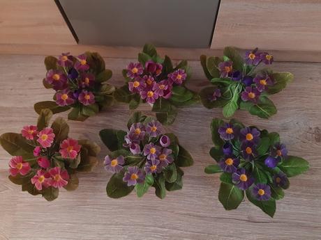 Kytička  umelé  kvety + kvetináč, 