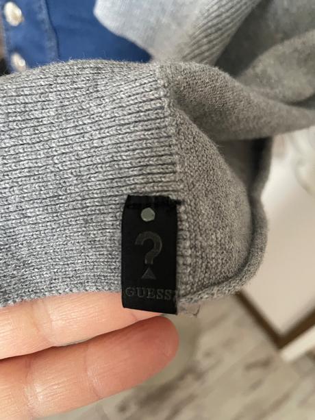 Kratky svetrik guess, guess,s