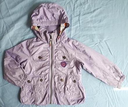 Fialova dievcenska vetrovka, topolino,98
