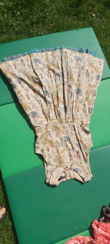 Baletkové šaty, 134