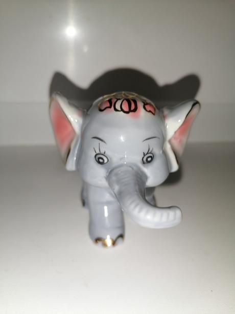 Porcelánový sloník pre šťastie, 