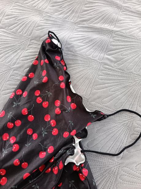 Šaty s čerešničkami, xl