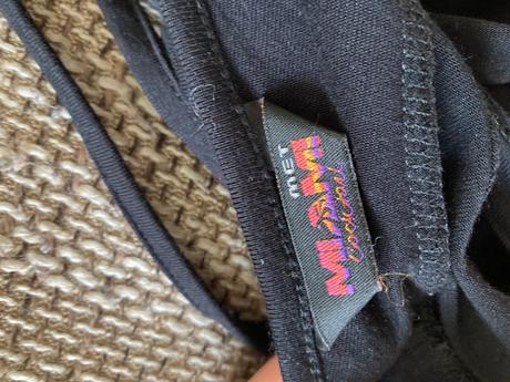 Met saty s holým chrbtom, met,xs