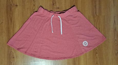 Mini sukňa do a velkosť m, m