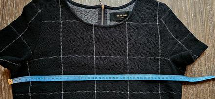 Cierne karovane saty v. l, reserved,l