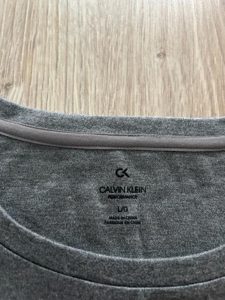 Kvalitné dlhšie tričko calvin klein, pc 46 eur, calvin klein,l