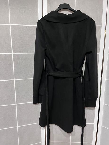 Čierne semisove šaty, m / s