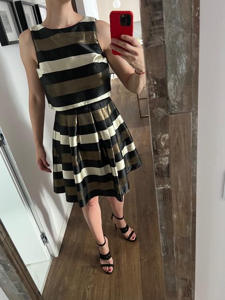 Taftové slávnostné šaty, 38