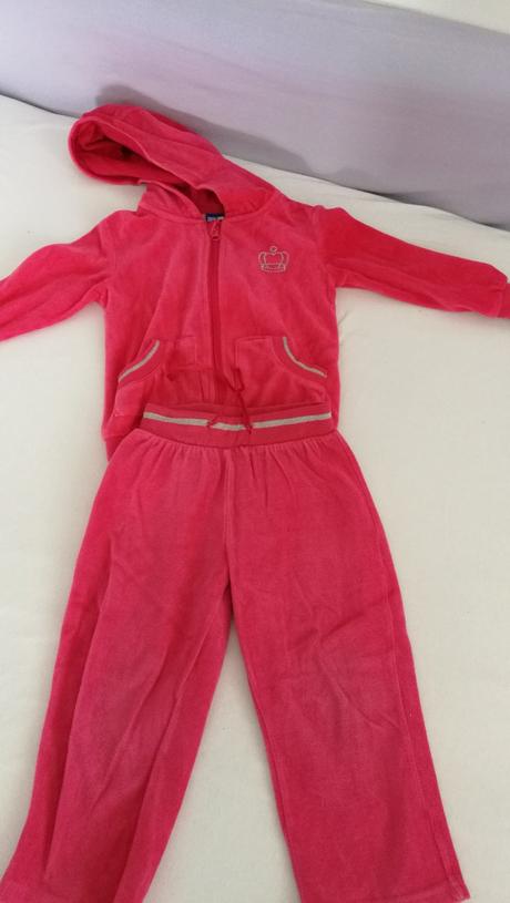 Červená súprava na doma, lupilu,92