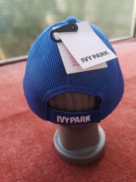 Ivy park šiltovka,