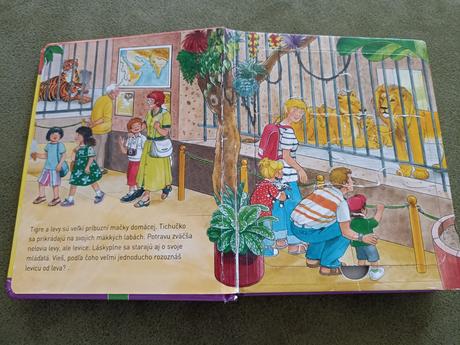 Kniha s puzzle v zoo,