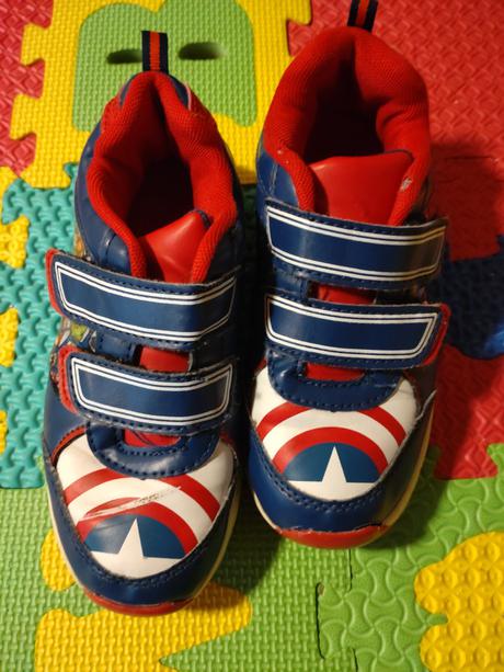 Tenisky avengers, 30