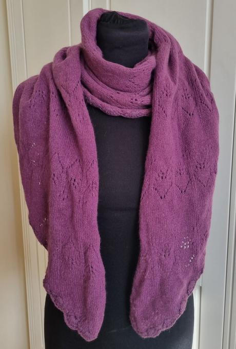 Pletený fialový zaujímavý šál, 