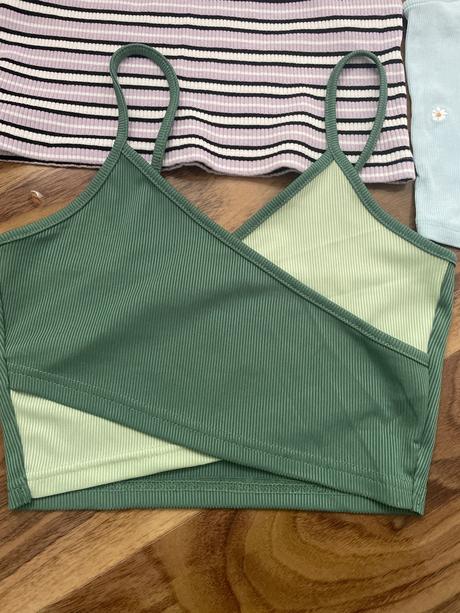 Dievčenské tielka, s