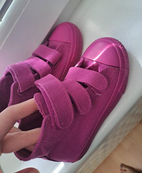 Vyššie tenisky, 27