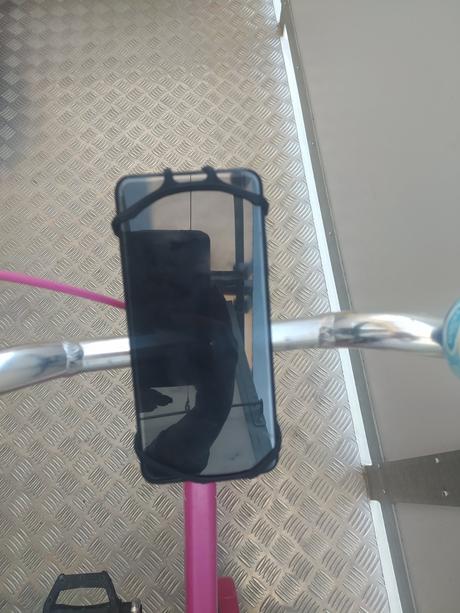 Otočný držiak telefónu na bicykel,