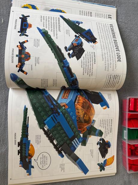 Kniha lego s kockami, 