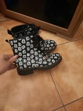 Kotnikove mickey topanky., 33