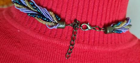 Fialový náhrdelník, 