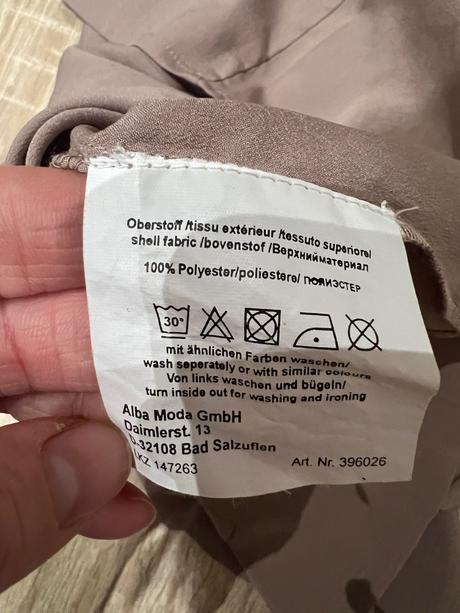 Pohodlne a lahucke saty, zakryvajuce nedostatky, 42