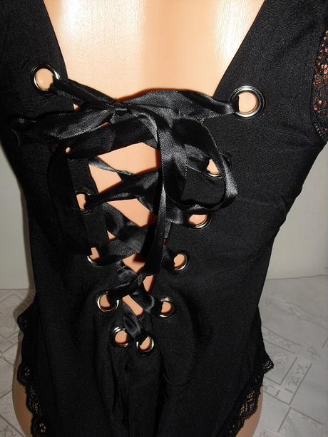 Korzetove topikove goticke body, m