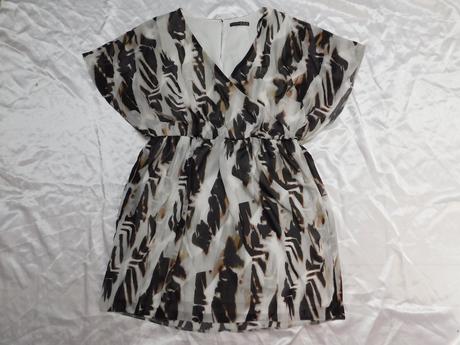 Pekne trendy elegantne šaty, atmosphere,44