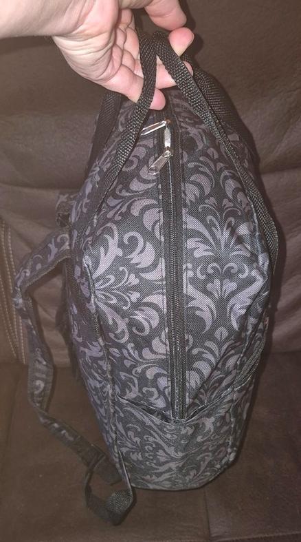 Čiernosivý batoh a ľadvinka, 