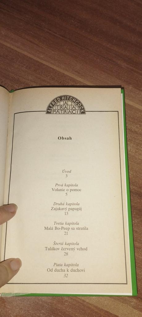 Záhada zajakavēho papagája, 