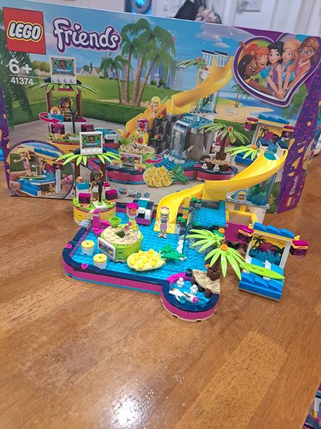 Lego friends 41374 andrea a party pri bazéne, 