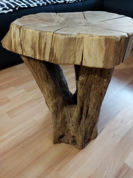 Taburetka z dubového dreva,