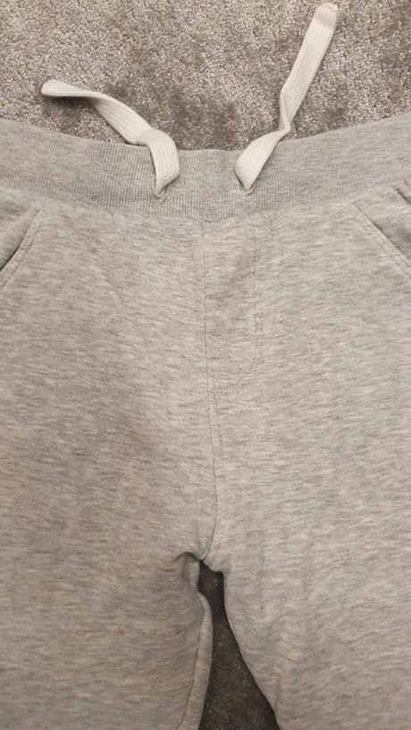 2ks tepláky next a h&m 128 zateplené, next,128