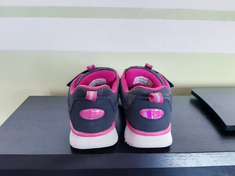 Tenisky s bielou podrazkou zn. venice, 34