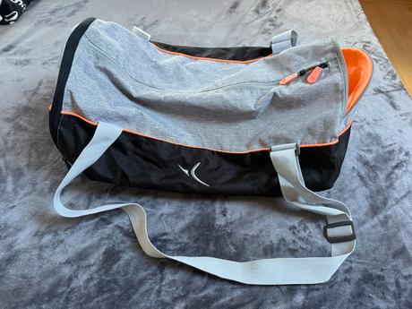 Športová taška, domyos